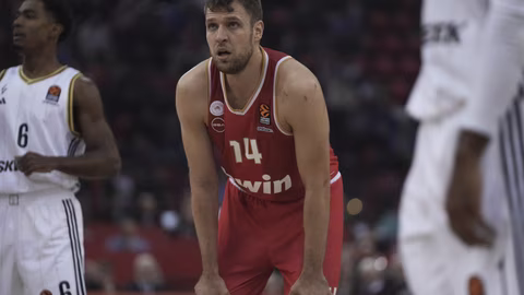 Неясен статут за Везенков и Уолкъп пред дербито Олимпиакос – Панатинайкос