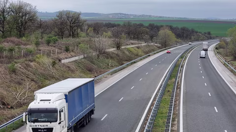 Мъж загина след удар от камион на автомагистрала „Марица“