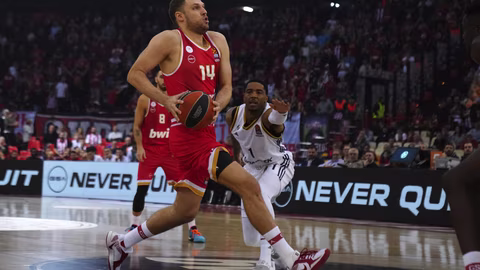 Олимпиакос победи Панатинайкос с 101:94 в ключов баскетболен мач