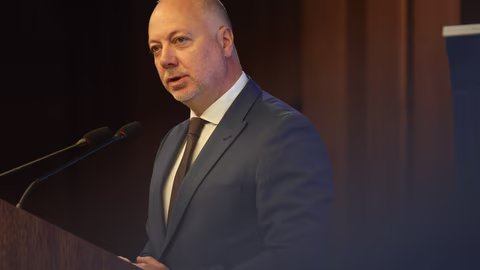 Росен Желязков представя законодателната програма на заседанието днес