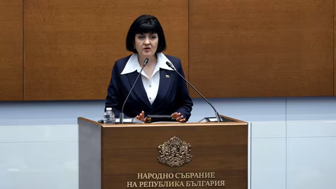Парламентарната група "Величие" критикува Наталия Киселова за отказ на референдум