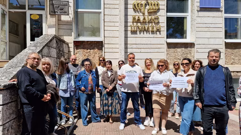 Журналисти от Радио Шумен настояват за повишение на заплатите в протест