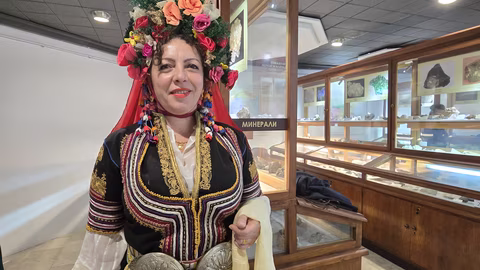 Мадлен Божилова представи кюстендилските носии на Европейската нощ на музеите във Враца