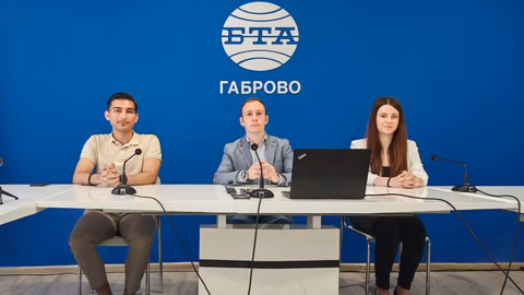 Гимназисти от Габрово предлагат българската азбука за национален символ
