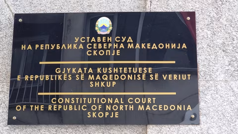 Отложено заседание на Конституционния съд за Закона за употреба на езиците на 19 юни
