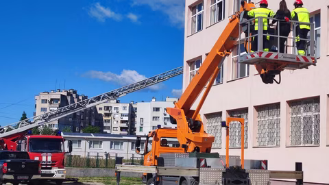 Над 200 ученици в Ямбол участваха в тактическо учение за евакуация
