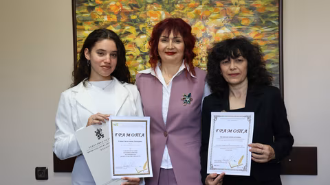 РУО Търговище отличи ученици и учители за успехи по български и математика