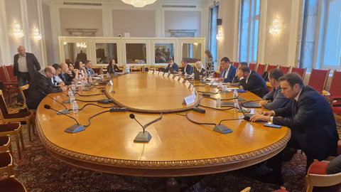 Депутатите увеличават глобите за паркиране на специални места на 100 лв.