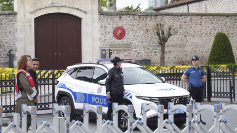 Турската полиция арестува 44 души по делото срещу кмета Имамоглу