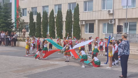 Над 4000 души участваха в шествието за Деня на Кирил и Методий в Търговище