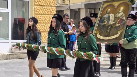 Сливен отбеляза 24 май с тържества, концерт и светлинно шоу