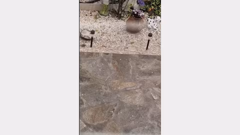 Силна градушка с размер на лешник удари южно от Стара Загора около 17:00 часа