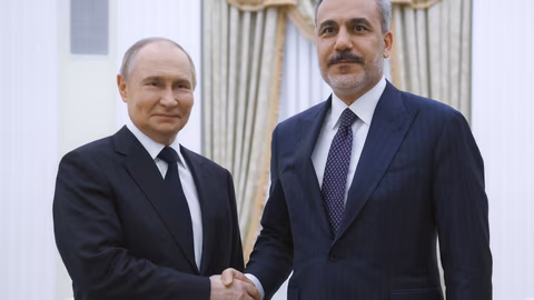 Турският външен министър Фидан обсъди с Путин мир в Украйна и двустранни връзки