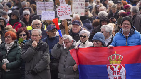 Пенсионери и студенти в Белград поискат предсрочни избори и пенсионна реформа
