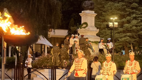 В Горна Оряховица почетоха героите на Априлското въстание с гвардейска церемония