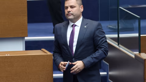 Ивайло Папов обвинява МОН в пропаганда срещу изучаването на руски език