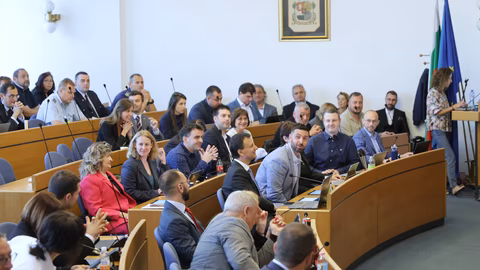 Двама нови общински съветници от "Има такъв народ" положиха клетва в СОС