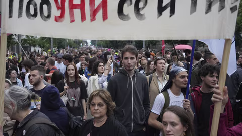 Студенти в Белград и Ниш организират протести за предсрочни избори