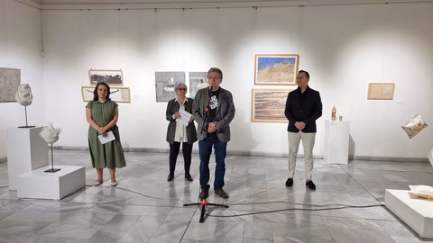 Изложбата „Хартията – Споделено пътуване“ отбелязва 30 години творчески срещи