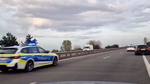 Затруднено е движението на "Тракия" при км 166 заради катастрофа