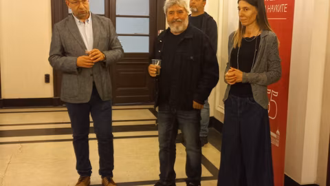 БАН откри изложбата "Разхвърляни мъниста" на Сашо Стоицов