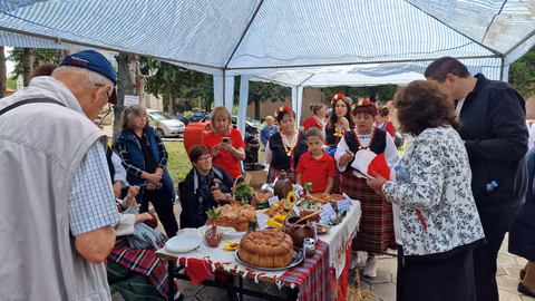 Кулинарен фестивал "Аромат от миналото" събра традиции и вкусове в Осенец