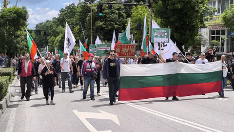 Протест в Велико Търново събира около 1000 души в защита на българския лев