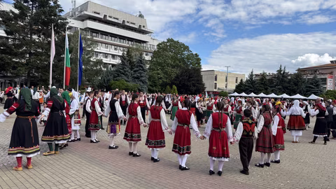 Над 800 участници се събраха на "Тъпан бие, хоро се вие" в Казанлък
