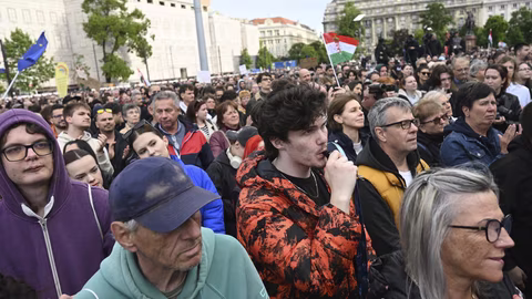 Хиляди протестираха в Будапеща срещу законопроект за ограничаване на свободата