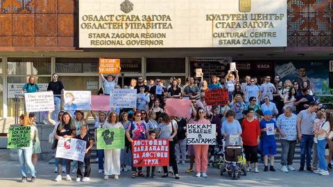 Медицински специалисти от Стара Загора протестираха за достойно заплащане и условия