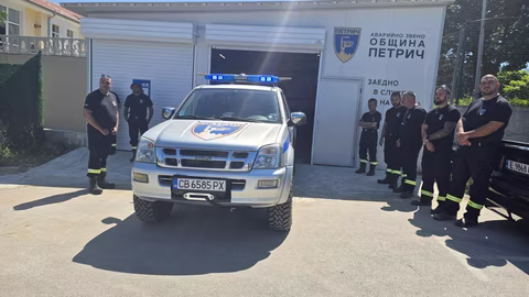 Община Петрич откри нов гараж и оборудва аварийното звено с пожарна екипировка