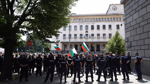 Питане към Борислав Гуцанов отпадна заради труден достъп до парламента