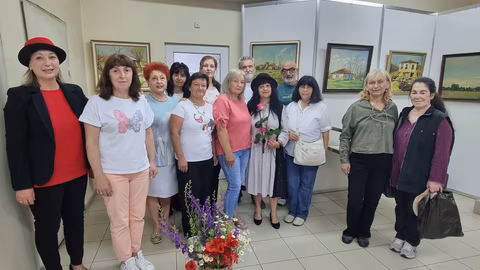 Изложба "Летни настроения" представя творби на Александър Неговански в Държавния архив Перник
