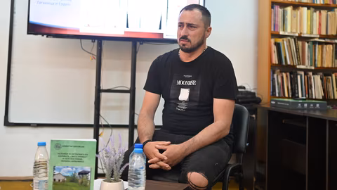 Димитър Церовски представи нова книга за историята на църквата „Света Троица“ в Костенци