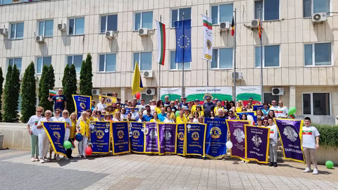 Парад на знамената обедини Лайънс клубовете в Търговище