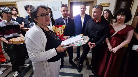 Безплатни консултации по рисуване в ПГ по приложни изкуства в Смолян