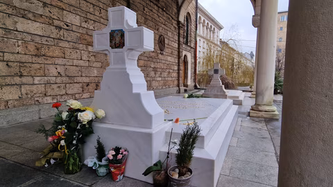 Полиция задържа мъж за оскверняване на гробове в храм "Св. Вмчца Неделя"
