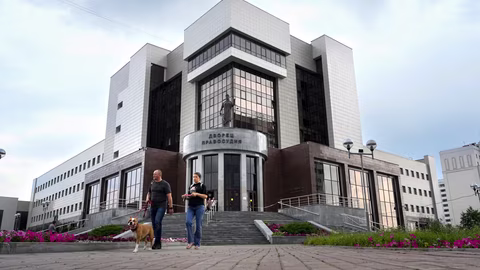 Арестуван е руският опозиционер Лев Шлосберг за дискредитиране на армията