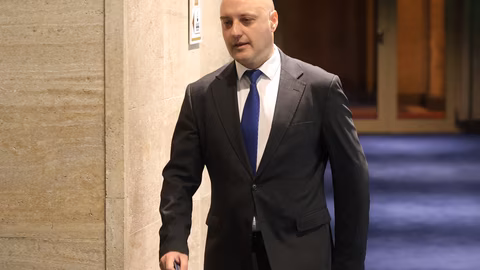 КС допусна частично искането на Радев, свързано с референдума