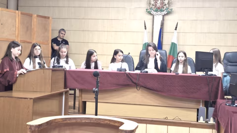 Ученици от Тутракан участваха в симулация на съдебен процес в Районния съд