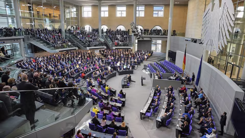 Над 100 членове на ГСДП призовават за диалог с Русия и критикуват военната политика
