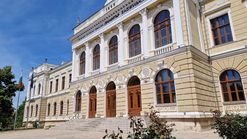 Търговската гимназия в Свищов стартира проект "Еразъм+" за професионално образование