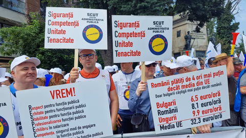 Синдикати в Румъния протестират пред президентския дворец за диалог