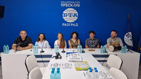 Двуезична работилница възражда български и международни фолклорни традиции