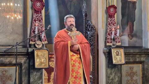 Отец Николай Костадинов говори за значението на молитвите и светците