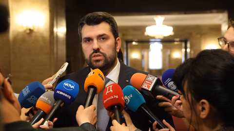 Министър Георгиев обяви евакуацията на българи от Иран заради конфликта