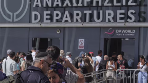 Интензивен трафик на летищата и пристанищата в Кипър заради репатриране на израелци