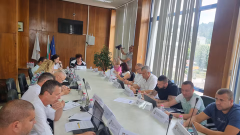 Общинският съвет на Златоград одобри увеличение на заплатите на кметовете