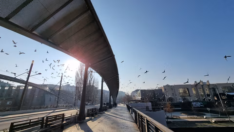 Правителството на Косово планира изграждане на два моста в етнически разделената Митровица