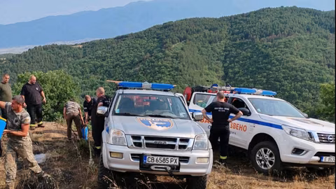 Аварийно звено-Петрич овладя пожар в труднодостъпна местност на Огражден